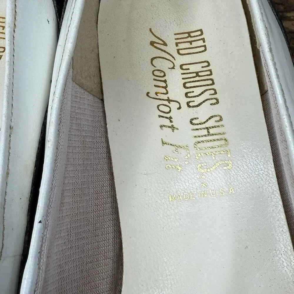 Vintage Red Cross Two-Tone Comfort Flats / Low Heels Women’s (Navy + Ivory) 6AA